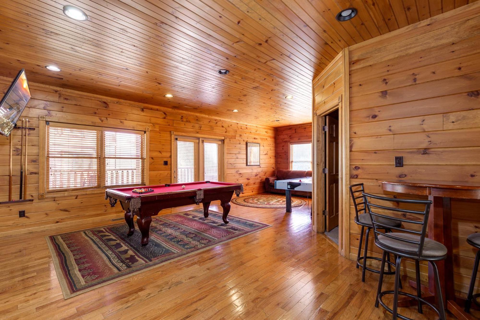 The Great Escape Ii, 5 Bedrooms, Sleeps 17, Game Room, Pool Access, Theater Gatlinburg Exterior photo